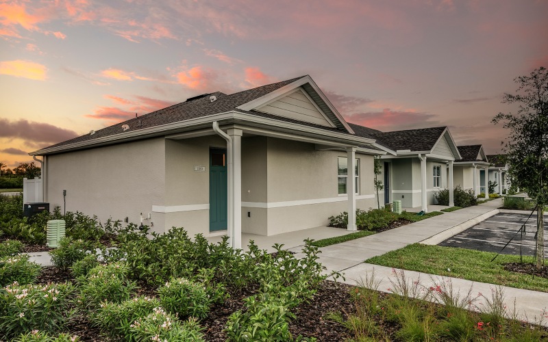 Exterior view of Abrazo at Four Corners luxury homes for rent in kissimmee, FL.